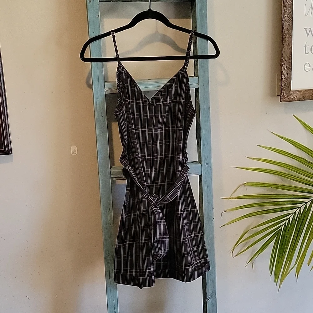Romper - Picture 2 of 2